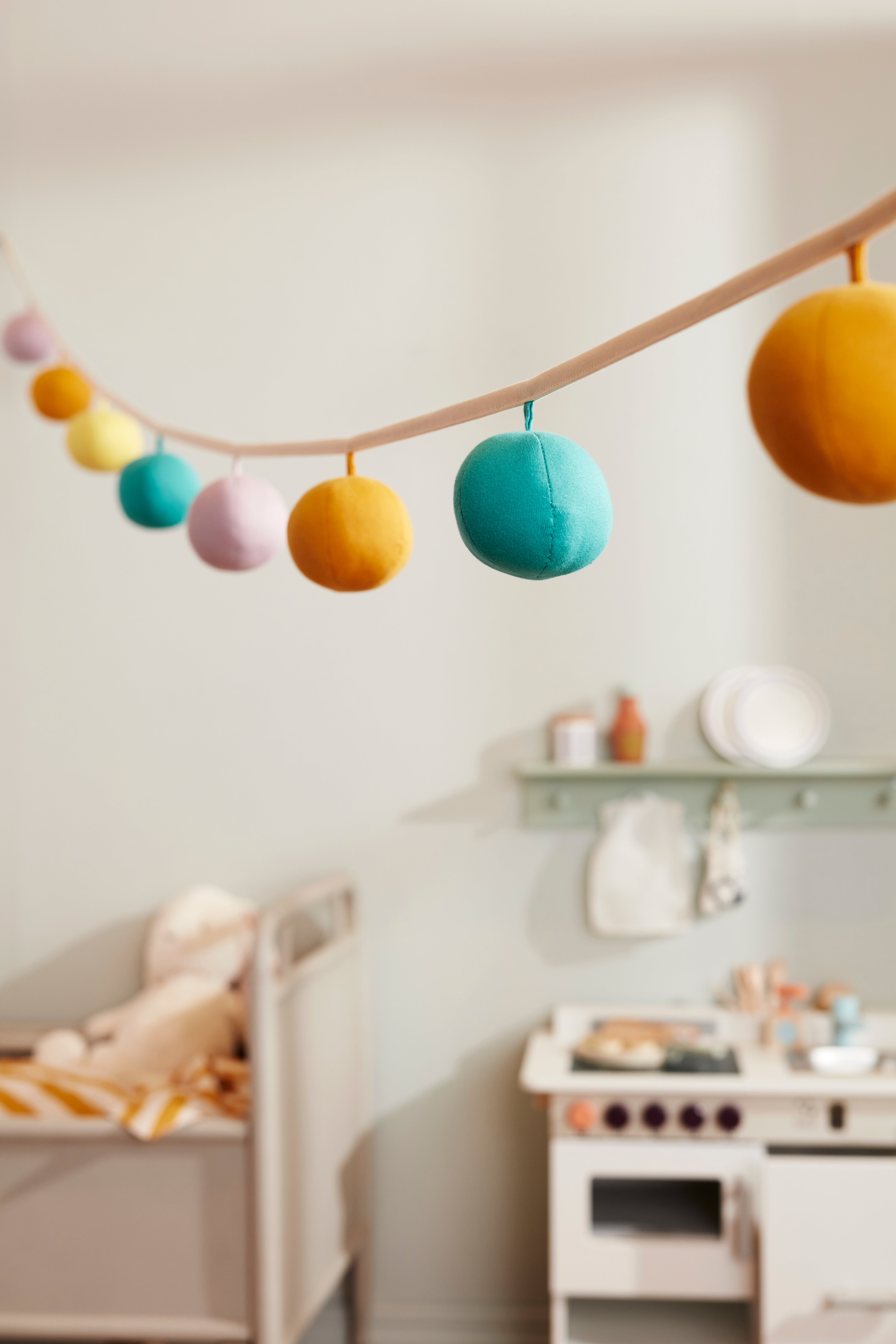 Girlang pompoms lila multi