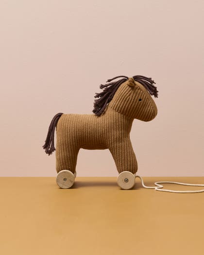 Pull Along horse Vera